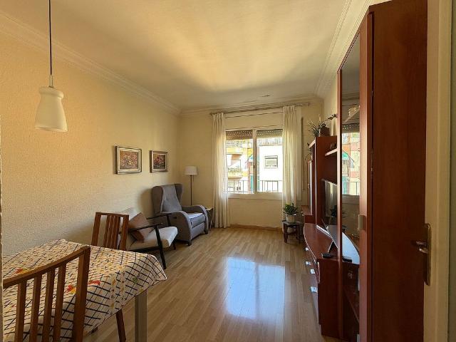 Piso en venta en calle Industria, Barcelona, de 77 m² 3 habitaciones por 340.000