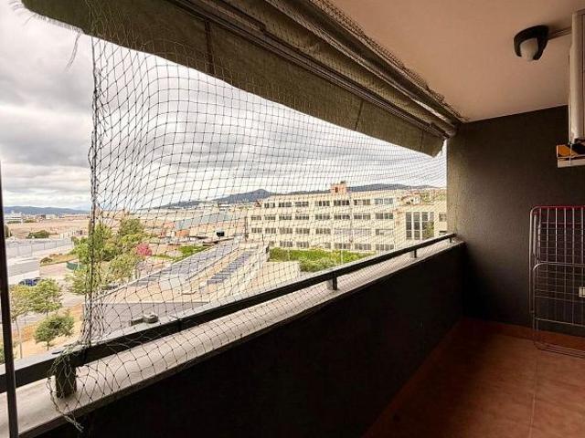 Piso en venta en calle Isabel Aunion, Cornellà de Llobregat, de 62 m² 2 habitaciones por 321.500