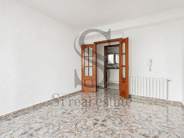 Piso en venta en calle Juan de Mena, Barcelona, de 68 m² 3 habitaciones por 334.990