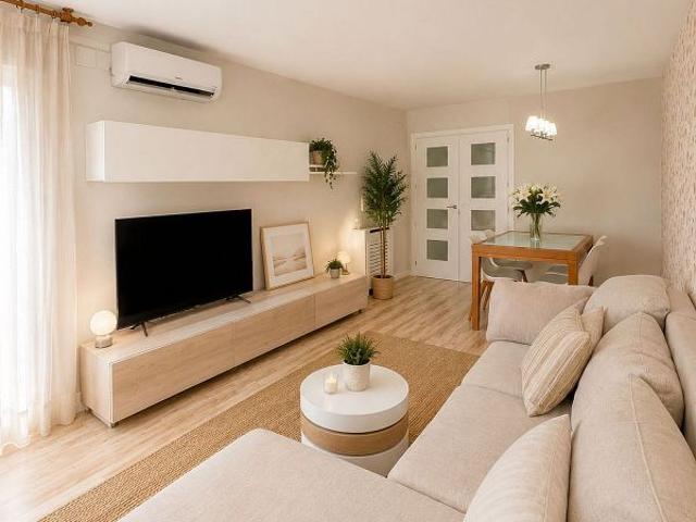 Piso en venta en calle Jardins de Les Magnòlies, Lleida, de 100 m² 3 habitaciones por 240.000
