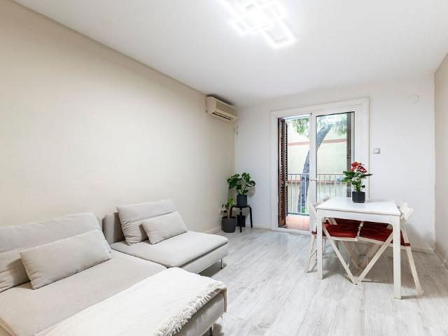 Piso en venta en calle Jaume Ribes, Sant Feliu de Llobregat, de 85 m² 3 habitaciones por 315.000