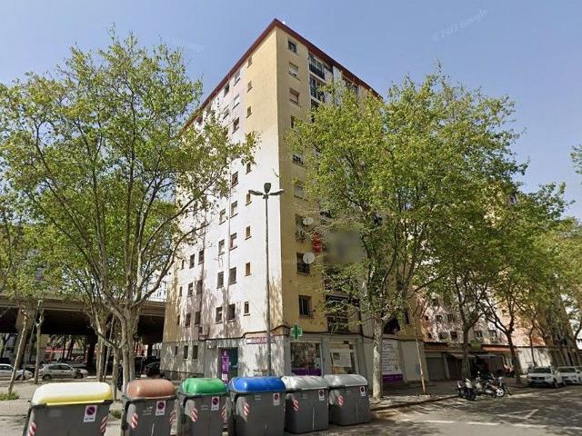 Piso en venta en calle Jerez de la Frontera, Badalona, de 63 m² 3 habitaciones por 98.000
