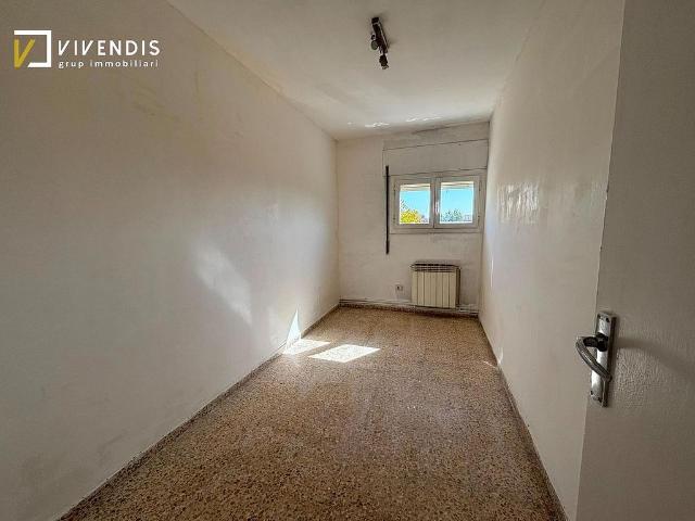Piso en venta en calle Joan Carles, Lleida, de 76 m² 3 habitaciones por 75.000