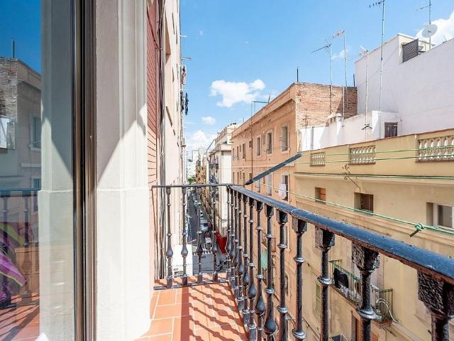 Piso en venta en calle Joan de Borbo Comte Barce, Barcelona, de 46 m² 2 habitaciones por 395.000