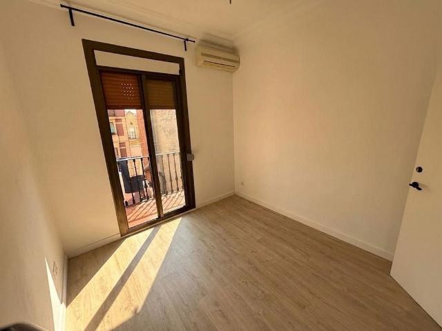 Piso en venta en calle Joan de Borbo Comte Barce, Barcelona, de 46 m² 2 habitaciones por 395.000