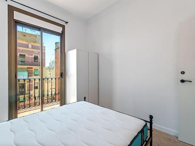 Piso en venta en calle Joan de Borbo Comte Barce, Barcelona, de 60 m² 3 habitaciones por 395.000