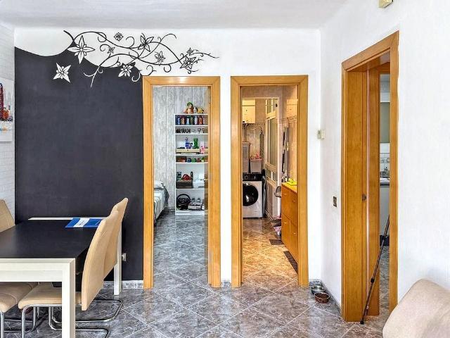 Piso en venta en calle Joan Llongueras de, Sabadell, de 60 m² 2 habitaciones por 182.000