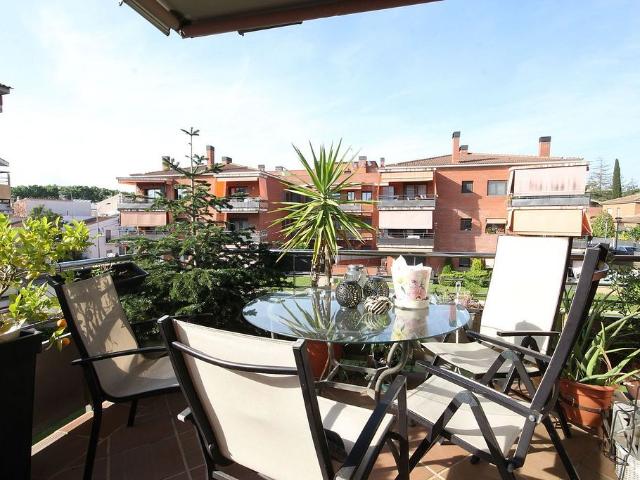 Piso en venta en calle Joan Miró, Roca del Vallès, la, de 111 m² 3 habitaciones por 365.000