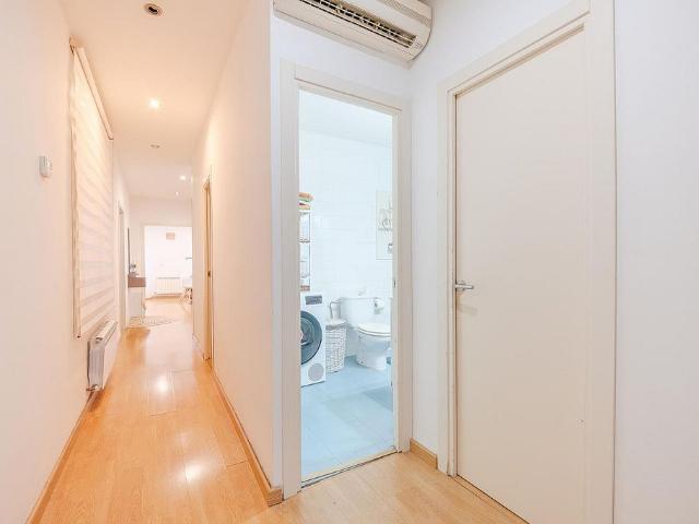 Piso en venta en calle Joaquim Vayreda, Girona, de 83 m² 3 habitaciones por 298.000