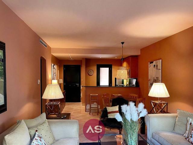 Piso en venta en calle Josep M de Ventos, Navata, de 80 m² 2 habitaciones por 300.000