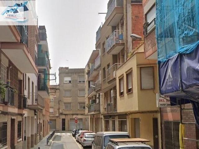 Piso en venta en calle De Josep Recort i Dagà, Cornellà de Llobregat, de 62 m² 3 habitaciones por 110.000