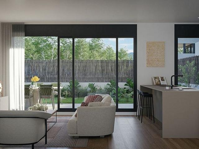 Piso en venta en calle Josep Tarradellas, Vilablareix, de 106 m² 4 habitaciones por 471.000