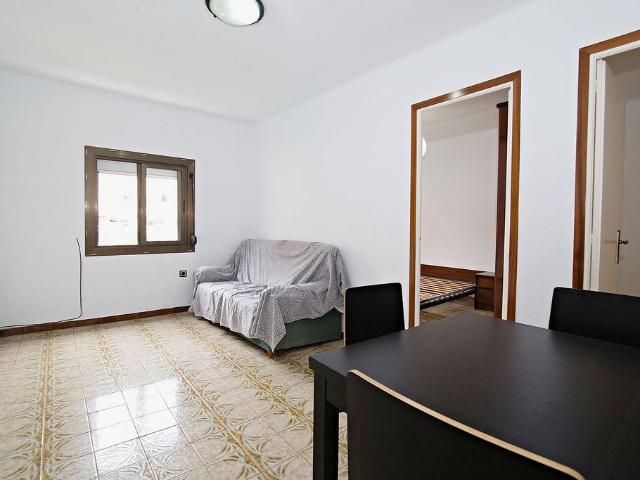 Piso en venta en calle Joventut de la, Hospitalet de Llobregat, L´, de 61 m² 3 habitaciones por 215.000