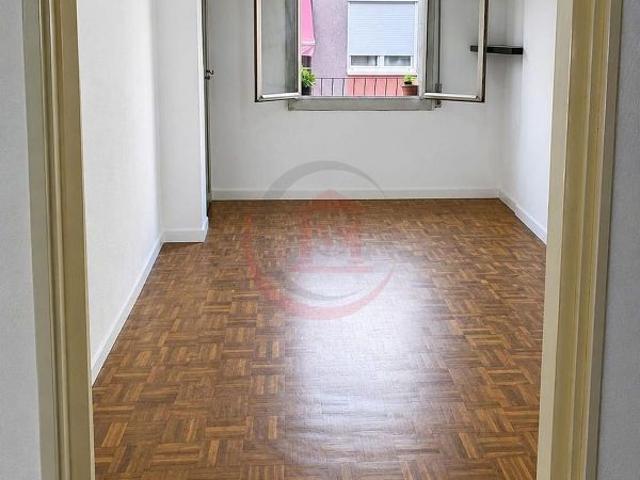 Piso en venta en calle Joventut, Hospitalet de Llobregat, L´, de 70 m² 4 habitaciones por 199.999