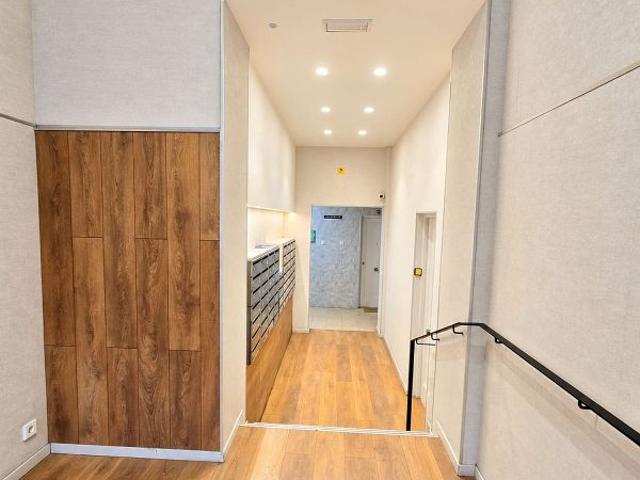 Piso en venta en calle Larrard, Barcelona, de 54 m² 3 habitaciones por 276.000