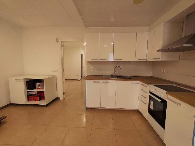 Piso en venta en calle Les Cabanyes, Vilafranca del Penedès, de 80 m² 3 habitaciones por 190.000