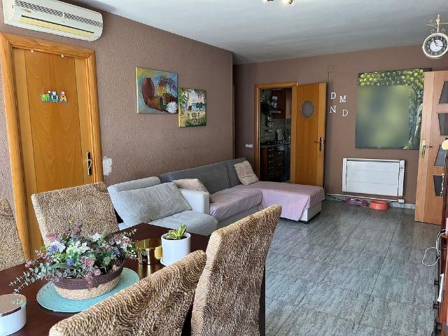 Piso en venta en calle Lleida, Esparreguera, de 93 m² 4 habitaciones por 220.000