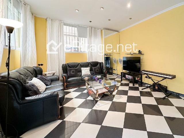 Piso en venta en calle Llibertat, Barcelona, de 120 m² 5 habitaciones por 530.000