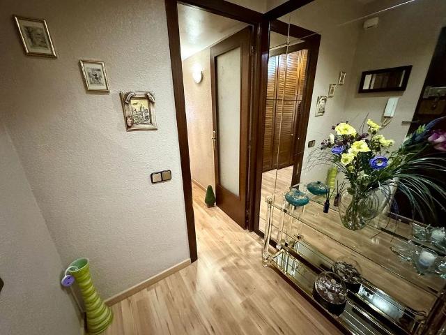 Piso en venta en calle Llobregat del, Hospitalet de Llobregat, L´, de 75 m² 3 habitaciones por 270.000