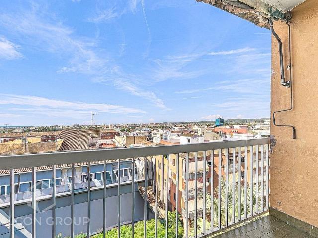 Piso en venta en calle Llobregat, Sant Pere de Ribes, de 59 m² 4 habitaciones por 215.000