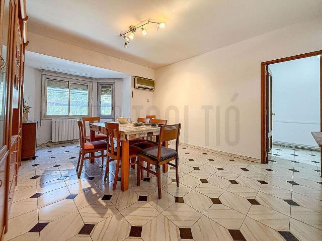 Piso en venta en calle Lope de Vega de, Sabadell, de 77 m² 3 habitaciones por 225.000