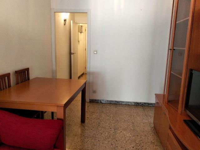 Piso en venta en calle Pujos de, Hospitalet de Llobregat, L´, de 68 m² 3 habitaciones por 225.000