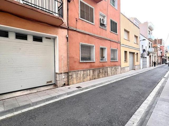 Piso en venta en calle Parlament, Amposta, de 62 m² 3 habitaciones por 73.000