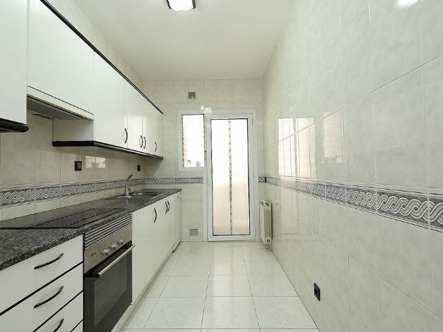 Piso en venta en calle Pavia, Barcelona, de 75 m² 3 habitaciones por 435.000
