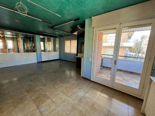 Piso en venta en calle Pere Llosas, Olot, de 155 m² 4 habitaciones por 295.000