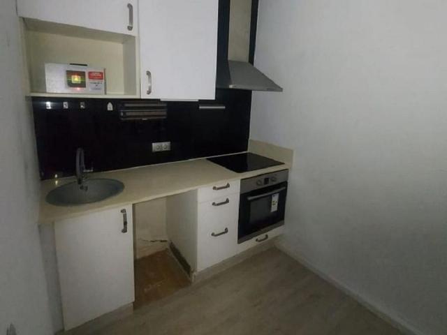 Piso en venta en calle Piera de, Hospitalet de Llobregat, L´, de 15 m² 1 habitación por 89.000