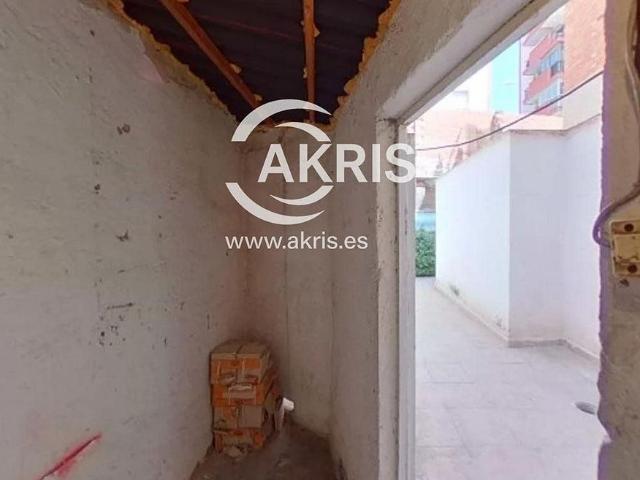 Piso en venta en calle Pintor Rosales, Badalona, de 54 m² 3 habitaciones por 106.820