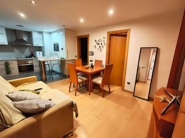 Piso en venta en calle Pintor Rosales, Badalona, de 53 m² 2 habitaciones por 156.000