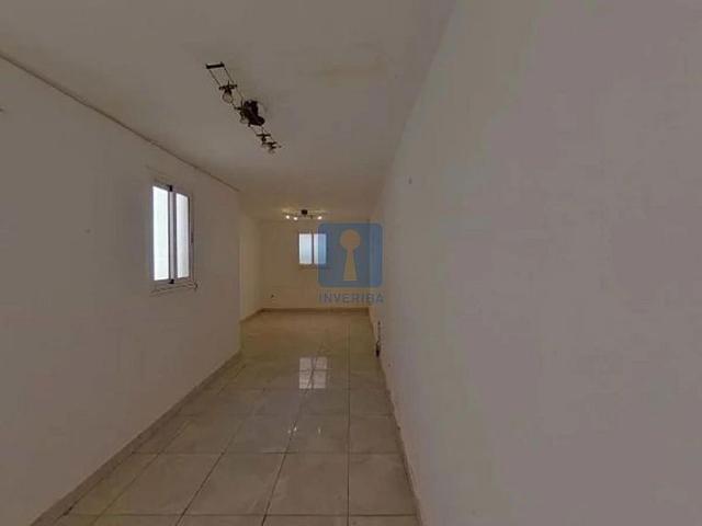 Piso en venta en calle Pintor Rosales, Badalona, de 63 m² 3 habitaciones por 106.820