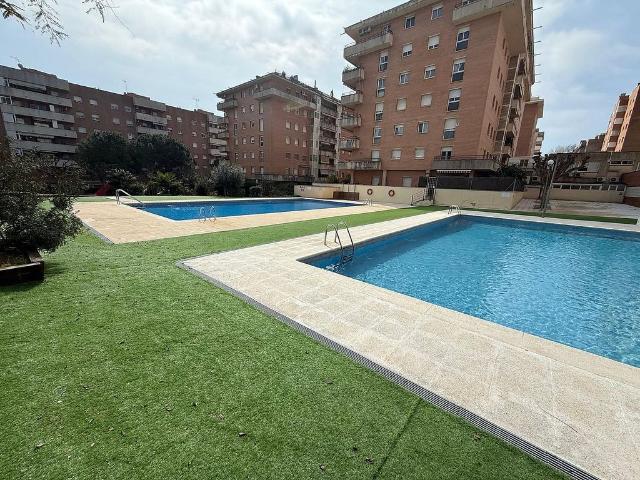 Piso en venta en calle Pj Merce Rodoreda, Castelldefels, de 100 m² 4 habitaciones por 550.000