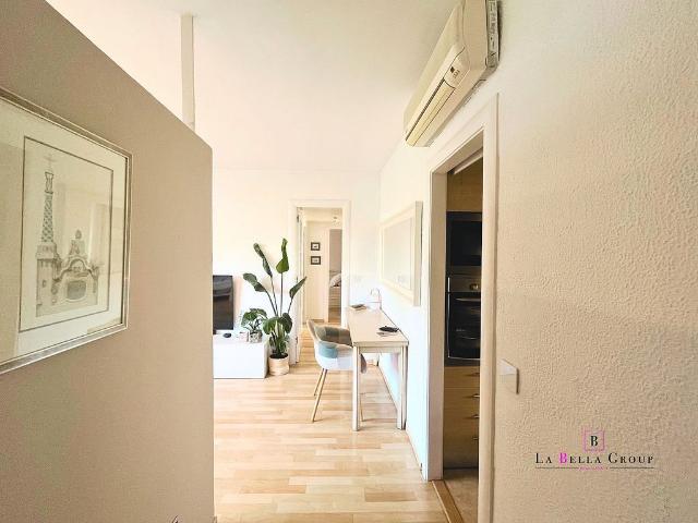 Piso en venta en calle Pla de Montbau, Barcelona, de 60 m² 3 habitaciones por 315.000