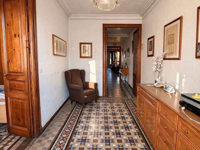 Piso en venta en calle Pla de Palau, Barcelona, de 100 m² 4 habitaciones por 600.000