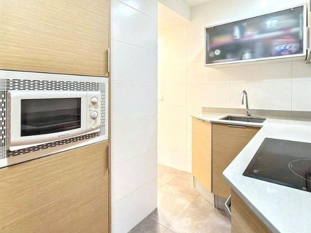 Piso en venta en calle Pont del Treball Digne, Barcelona, de 67 m² 3 habitaciones por 325.000