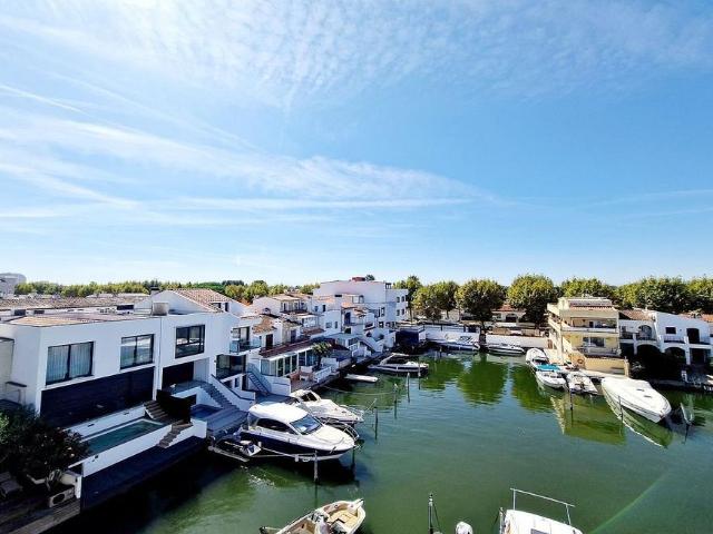 Piso en venta en calle Port Alegre, Castelló d´Empúries, de 45 m² 2 habitaciones por 299.000