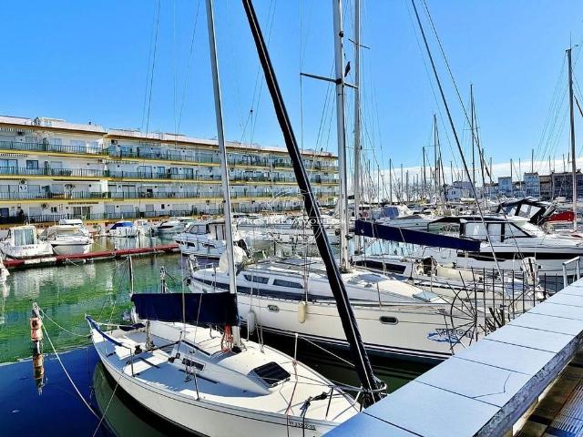 Piso en venta en calle Port Moxo, Castelló d´Empúries, de 82 m² 2 habitaciones por 260.000