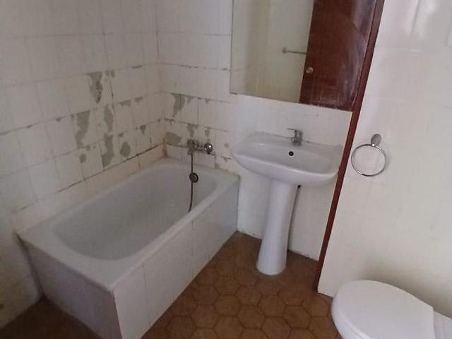 Piso en venta en calle Prades, Tarragona, de 91 m² 3 habitaciones por 80.000