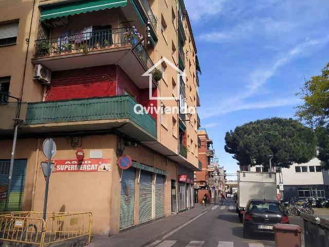 Piso en venta en calle Prat, Canovelles, de 52 m² 3 habitaciones por 77.000