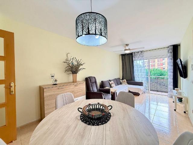 Piso en venta en calle Prat de la Riba, Sant Pere de Ribes, de 85 m² 3 habitaciones por 240.000