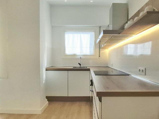 Piso en venta en calle Prat de la Ribade, Terrassa, de 72 m² 4 habitaciones por 286.000
