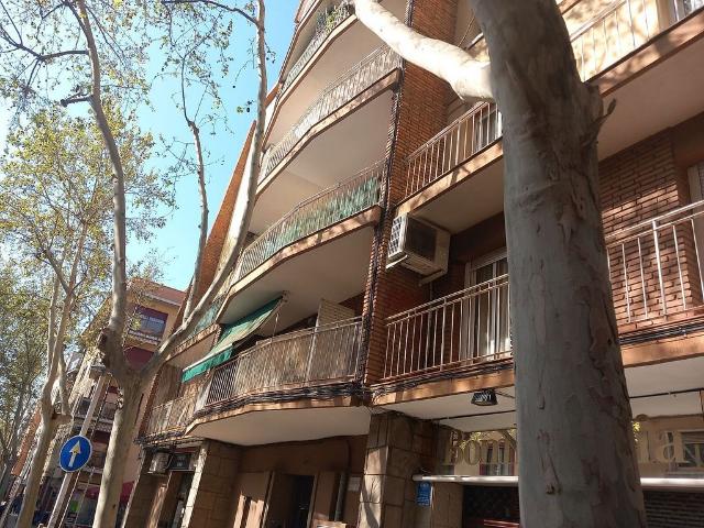 Piso en venta en calle Prats Lluçanes de, Sabadell, de 83 m² 2 habitaciones por 176.000
