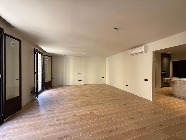 Piso en venta en calle Princesa, Barcelona, de 92 m² 3 habitaciones por 698.000