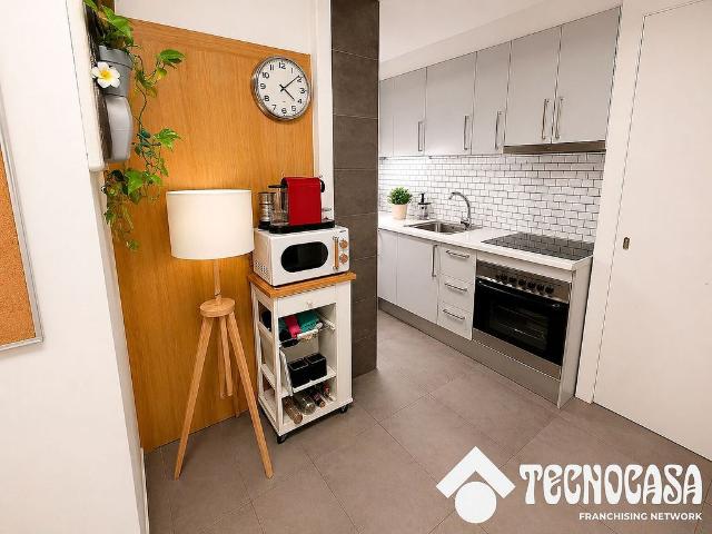 Piso en venta en calle Provença Vilamari, Barcelona, de 67 m² 1 habitación por 240.000