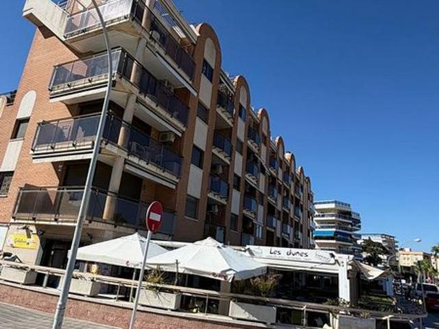 Piso en venta en calle Rafael Campalans de, Torredembarra, de 65 m² 2 habitaciones por 299.000