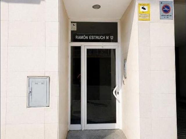 Piso en venta en calle Ramon Estruch de, Sant Boi de Llobregat, de 62 m² 2 habitaciones por 179.900