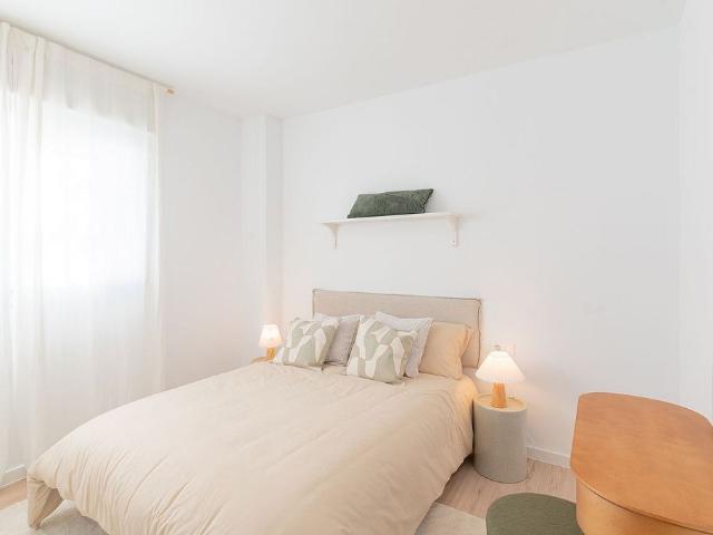Piso en venta en calle Ramón Llull, Sant Adrià de Besos, de 102 m² 2 habitaciones por 326.000