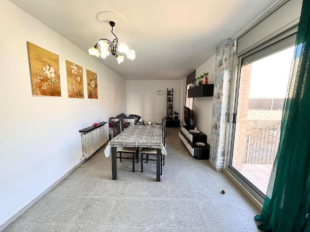 Piso en venta en calle Regne de València, Montblanc, de 105 m² 4 habitaciones por 182.000